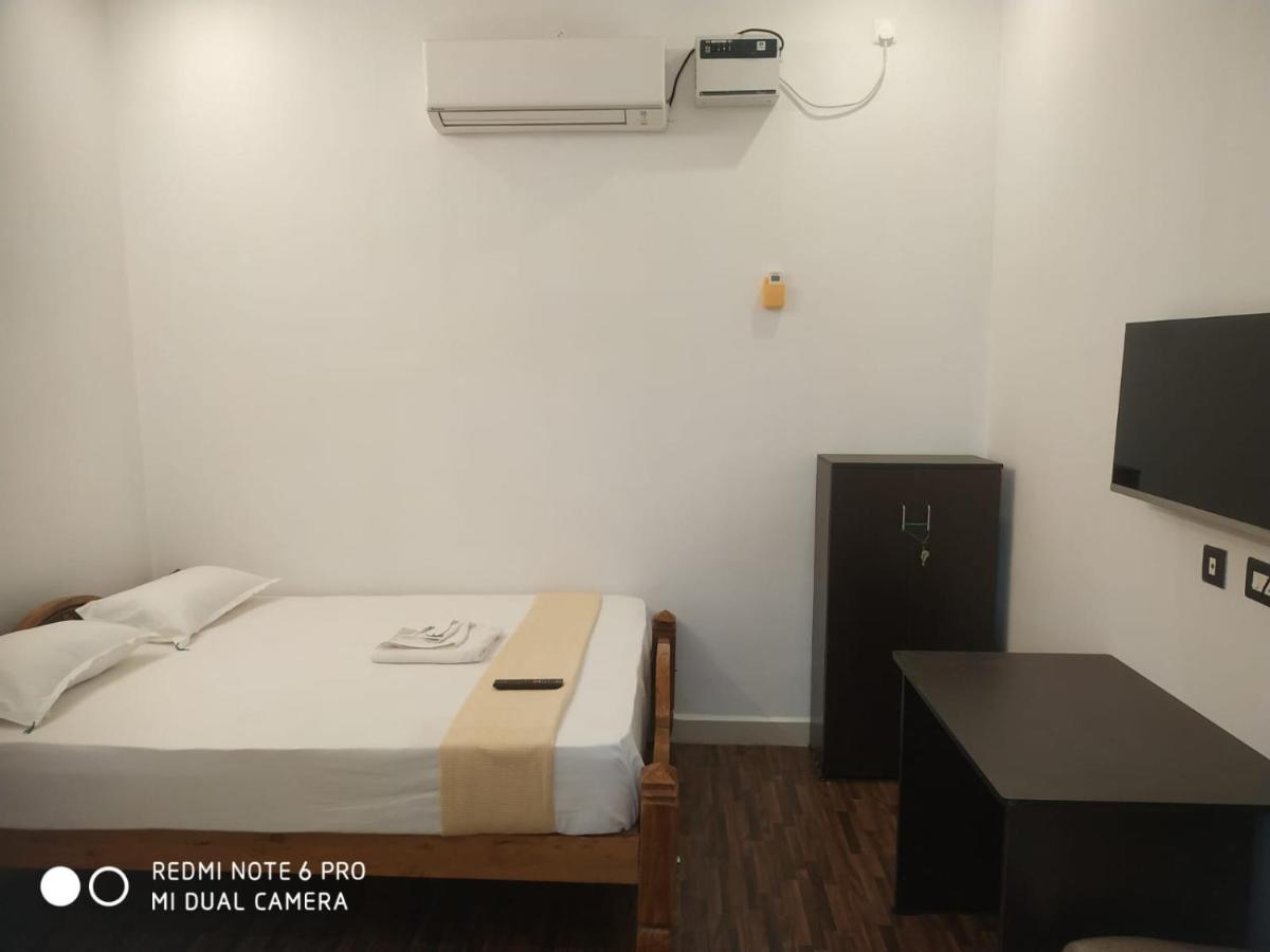 Bluemoon Homestay 퐁디셰리 외부 사진