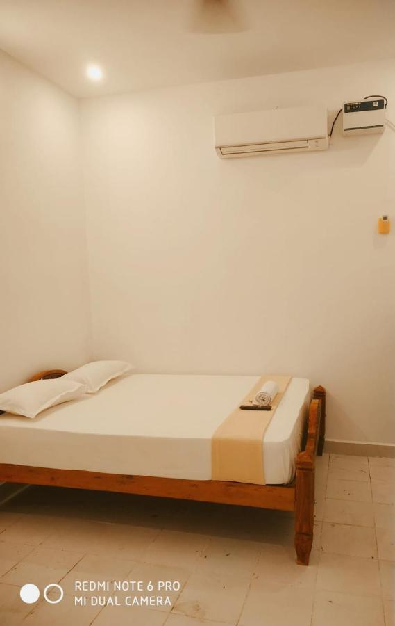 Bluemoon Homestay 퐁디셰리 외부 사진