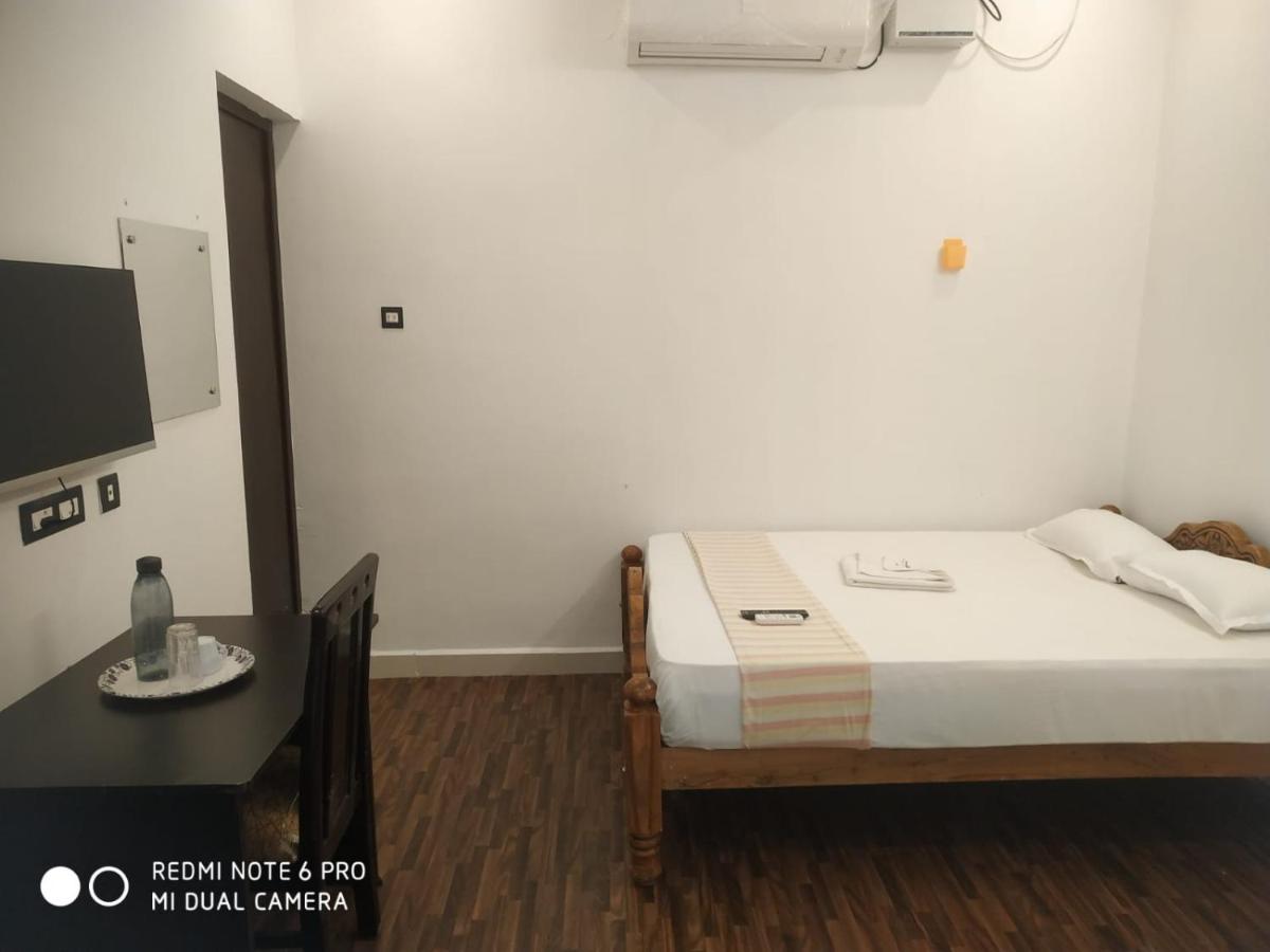 Bluemoon Homestay 퐁디셰리 외부 사진