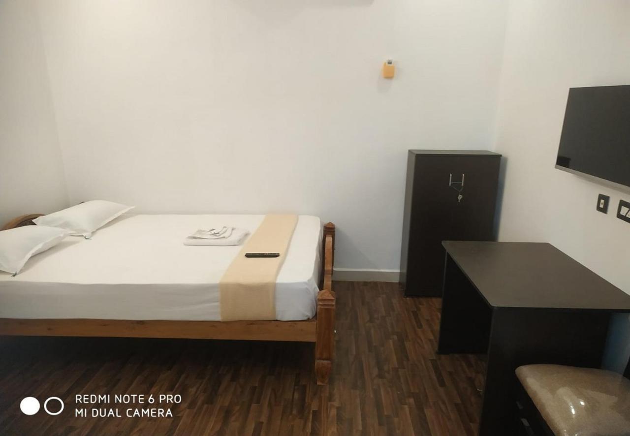 Bluemoon Homestay 퐁디셰리 외부 사진