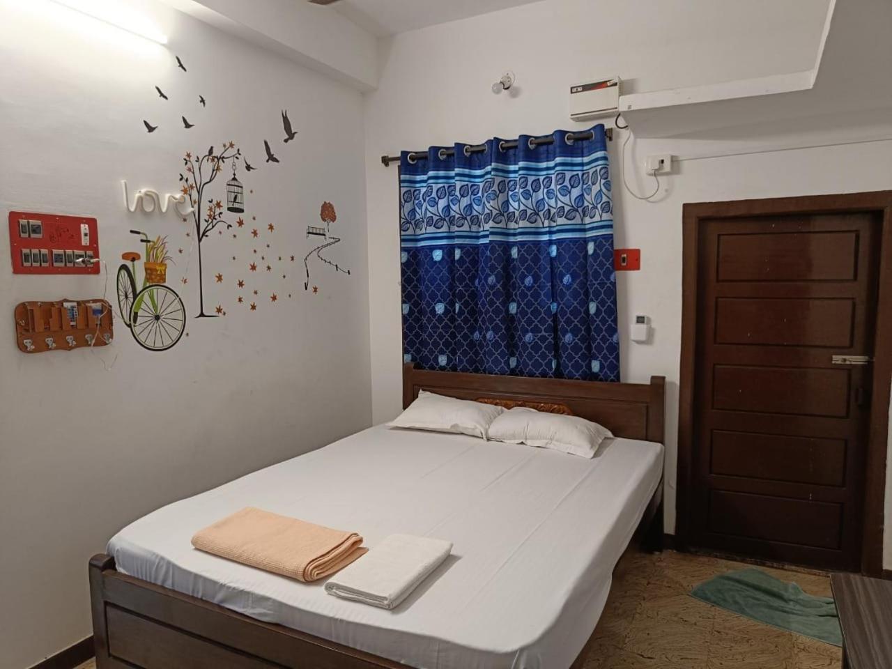 Bluemoon Homestay 퐁디셰리 외부 사진